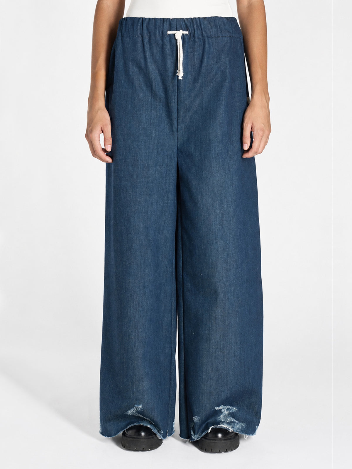PANTALONI WIDE LEG IN DENIM CON MOTIVO DISTRESSED ASTRATTO