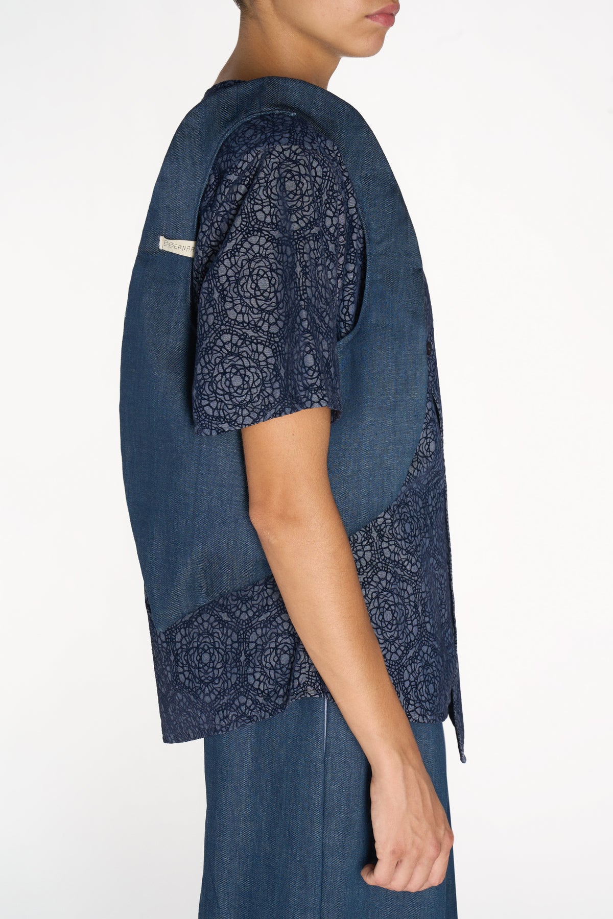 WING BAG IN DENIM CON LATO MOTIVO DISTRESSED ASTRATTO